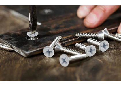 What are the differences between self-tapping screws and ordinary screws? And how do their application scenarios differ?
