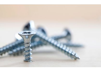 How to distinguish between stainless steel screws, galvanized screws and nickel-plated screws?
